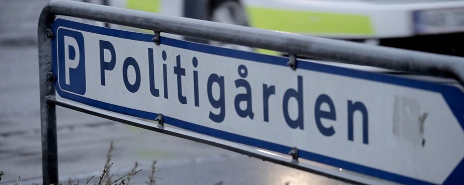 Skilt til politigård